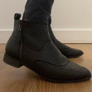 Kelsi Dagger ankle boots